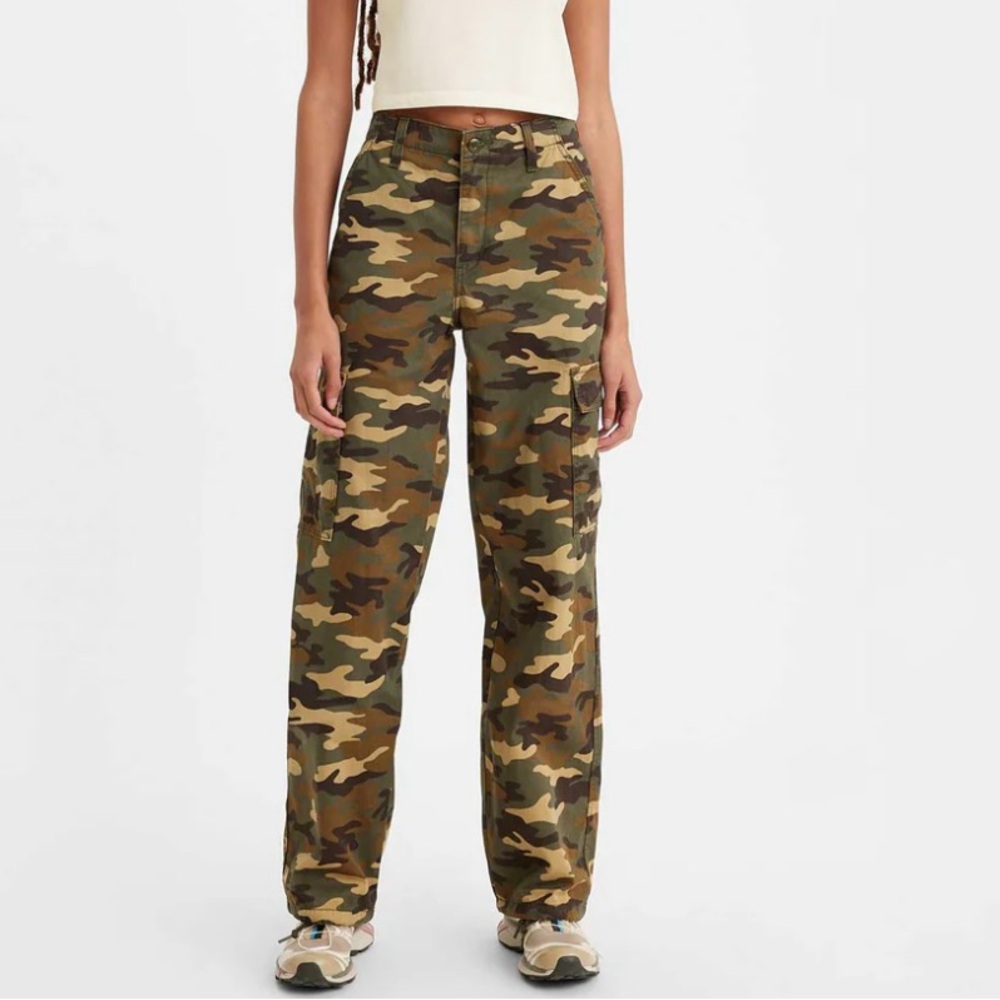 Levi's Womens '94 Baggy Cargo Pants NWOT Size 27